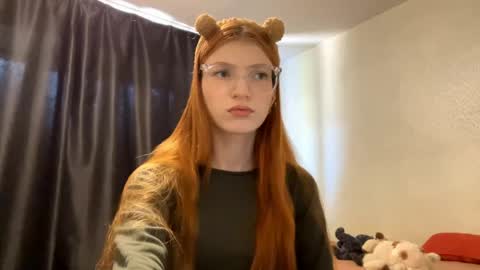Snapshot of whitneyblaze chatting on June 1, 2026, 6:37 am Alaska 3 online show from June 1, 2026, 6:37 am