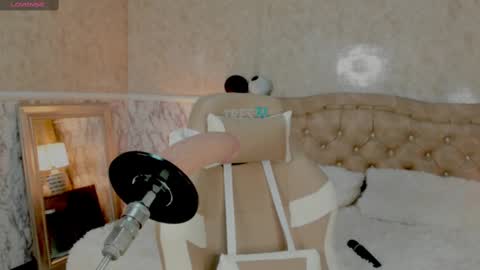 Whitney  online show from October 7, 2025, 4:53 am