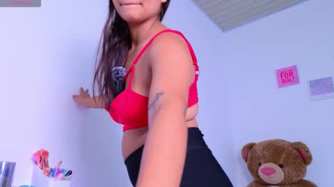 Snapshot of whitneyparker1 chatting on October 22, 2025, 1:00 pm Whitney  online show from October 22, 2025, 1:00 pm