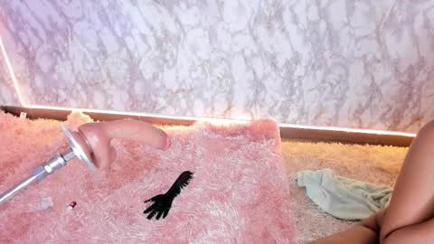 whitneyyfox online show from March 2, 2025, 7:43 am