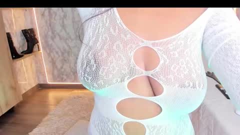 whitneyyfox online show from March 26, 2026, 4:56 pm