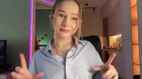 Alisa online show from December 14, 2024, 6:46 am