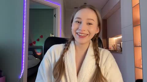 Alisa online show from December 15, 2024, 6:29 am