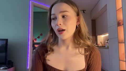 Alisa online show from December 21, 2024, 7:35 am