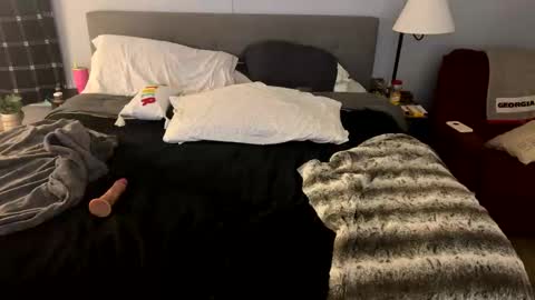 Katie Love online show from June 11, 2026, 3:04 am