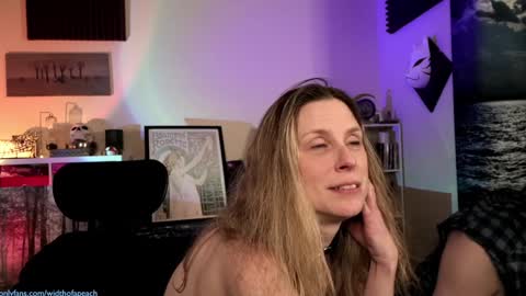 Snapshot of widthofapeach chatting on February 6, 2025, 9:22 am Gretchen Jimmy online show from February 6, 2025, 9:22 am