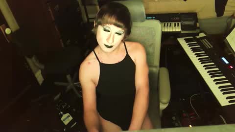 Countess of Hotdogs online show from December 14, 2025, 3:34 am