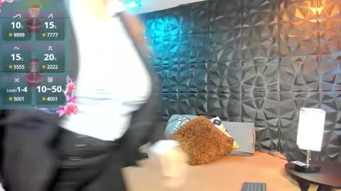 sussy online show from December 11, 2024, 12:23 pm