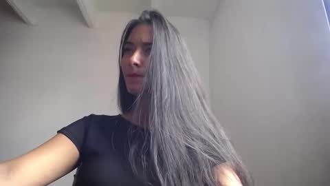 Ilauren online show from November 20, 2025, 2:17 pm