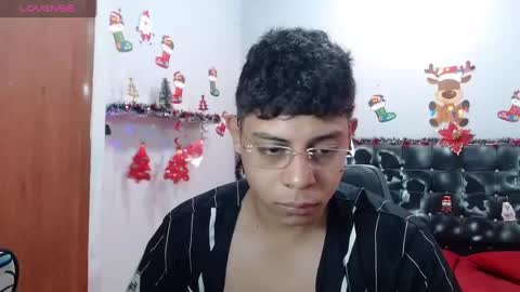 Snapshot of wiilliam_20 chatting on December 5, 2024, 12:44 pm wiilliam online show from December 5, 2024, 12:44 pm