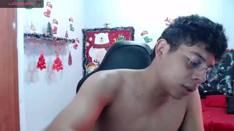 Snapshot of wiilliam_20 chatting on December 19, 2024, 6:45 pm wiilliam online show from December 19, 2024, 6:45 pm