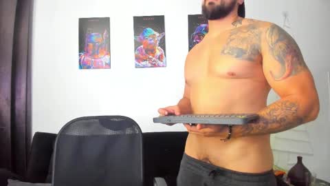 Snapshot of wild_couplesex1 chatting on March 4, 2025, 5:11 am Devon and Chloe online show from March 4, 2025, 5:11 am