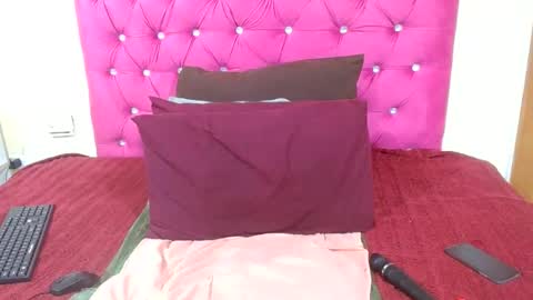 WILD KITTY  online show from June 11, 2026, 7:01 pm