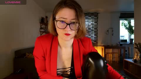 wild_peony online show from October 26, 2025, 2:01 pm