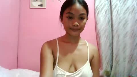 wildchilly_pearl19 online show from February 24, 2025, 1:24 am