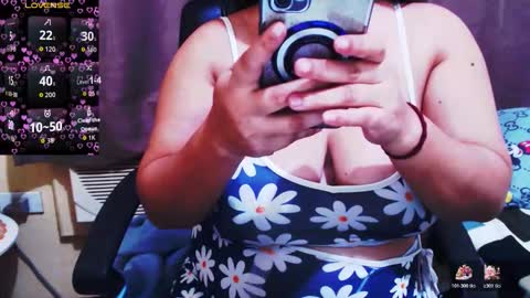 wildhotasianx online show from November 4, 2025, 7:02 pm