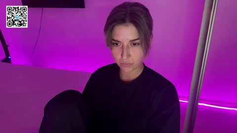 Snapshot of wildkitty_ chatting on November 18, 2025, 10:14 pm Nika online show from November 18, 2025, 10:14 pm