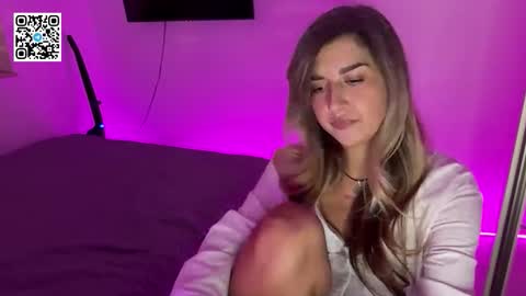 Snapshot of wildkitty_ chatting on December 2, 2025, 8:37 pm Nika online show from December 2, 2025, 8:37 pm