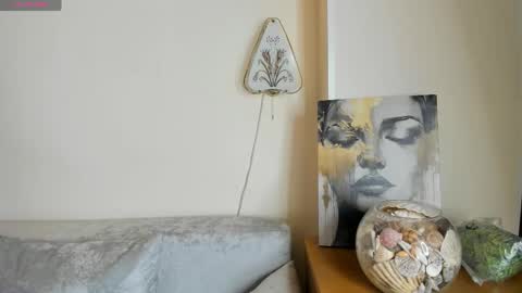 Mila 3 online show from December 17, 2025, 5:24 am