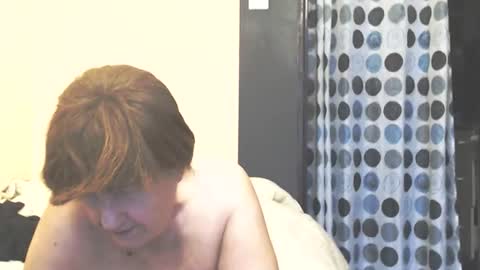 WildRedCat online show from December 5, 2025, 10:02 am