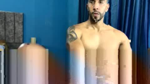 Snapshot of willc2019 chatting on November 11, 2025, 3:12 pm OLIVER SANZ online show from November 11, 2025, 3:12 pm