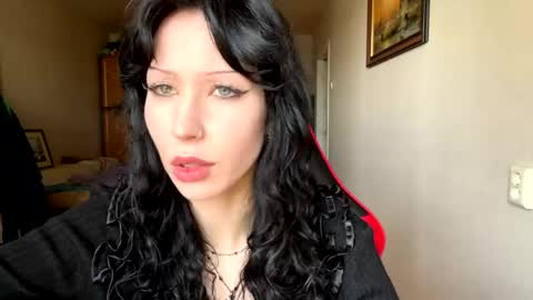 Sophia online show from May 7, 2026, 5:35 am
