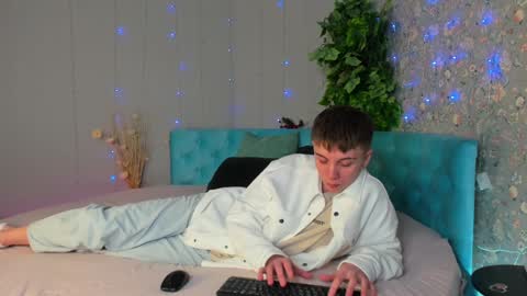 will online show from January 22, 2025, 8:06 pm