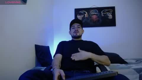 Snapshot of william_steel_ chatting on July 5, 2026, 1:07 pm William Steel online show from July 5, 2026, 1:07 pm