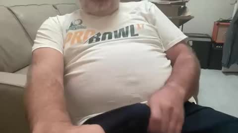 Snapshot of willieb777 chatting on November 16, 2025, 2:33 pm willieb777 online show from November 16, 2025, 2:33 pm