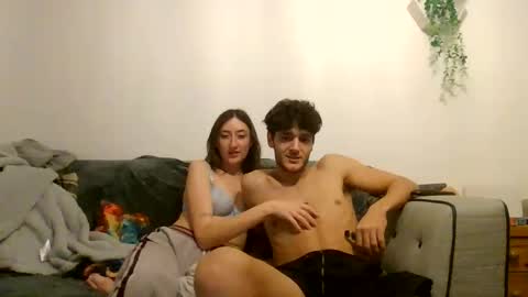 willy_est_95 online show from November 22, 2025, 11:59 pm