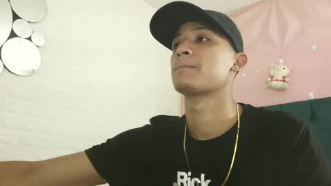 willytal2025 online show from December 22, 2025, 2:14 pm