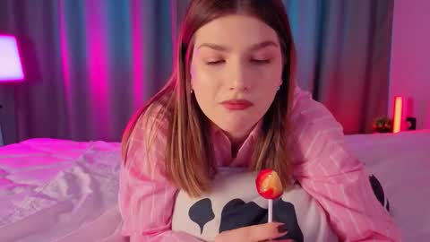 Snapshot of wilmajonson chatting on February 16, 2026, 7:26 am Vicki3 online show from February 16, 2026, 7:26 am