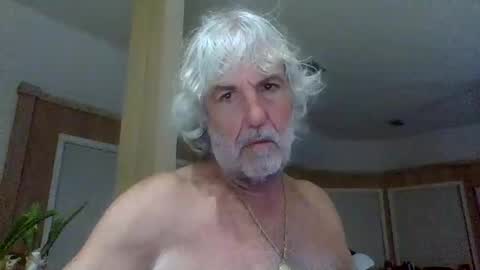 Snapshot of winedog2020 chatting on February 19, 2026, 4:52 am Gundja Man online show from February 19, 2026, 4:52 am