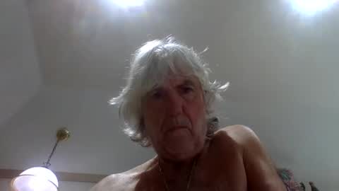 Snapshot of winedog2020 chatting on March 2, 2026, 12:34 pm Gundja Man online show from March 2, 2026, 12:34 pm