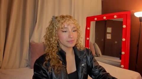 Snapshot of wini_fer chatting on February 5, 2026, 12:21 pm Wini Fer online show from February 5, 2026, 12:21 pm