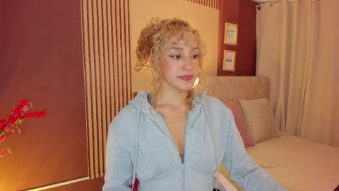 Snapshot of wini_fer chatting on April 9, 2026, 12:43 pm Wini Fer online show from April 9, 2026, 12:43 pm