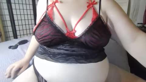 Snapshot of winnieatplay chatting on October 30, 2025, 4:58 am Winnie online show from October 30, 2025, 4:58 am