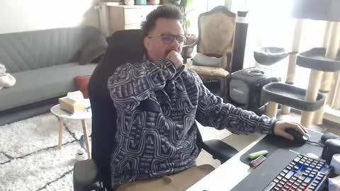 Snapshot of winnydepooh chatting on November 6, 2025, 12:17 pm cream36 online show from November 6, 2025, 12:17 pm