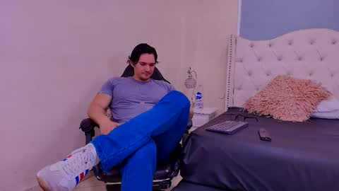 Snapshot of wiston_cox chatting on March 20, 2026, 2:11 pm Wiston online show from March 20, 2026, 2:11 pm