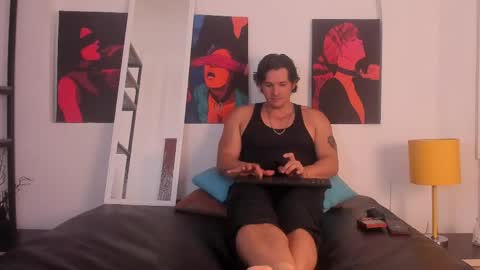 Snapshot of wiston_cox chatting on May 1, 2026, 6:23 pm Wiston online show from May 1, 2026, 6:23 pm