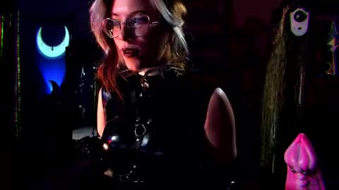 Goddess of two strapons  - Mr. long Don Mr. Pinky online show from September 12, 2025, 8:09 pm