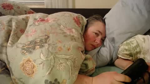 Annie online show from March 6, 2025, 10:20 am