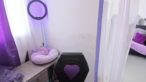     Luna Violeta  A r t i s t  online show from January 4, 2025, 8:59 pm