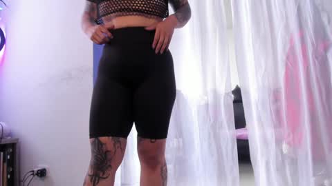     Luna Violeta  A r t i s t  online show from January 5, 2025, 8:00 pm