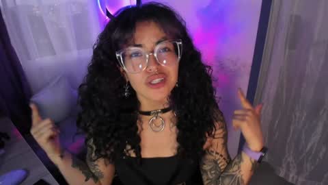     Luna Violeta  A r t i s t  online show from January 14, 2025, 11:05 pm