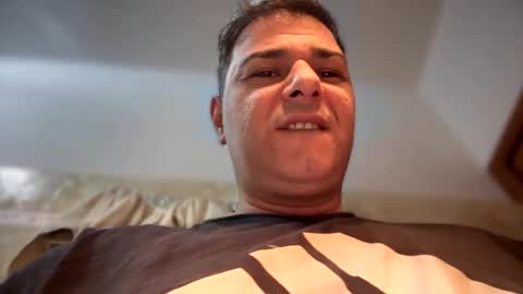 Snapshot of witebull83 chatting on February 11, 2025, 8:15 am Witebull online show from February 11, 2025, 8:15 am