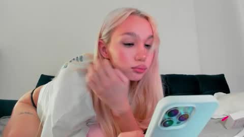 wladilia online show from September 22, 2025, 8:33 pm