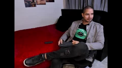Magnus Dark independent model online show from June 10, 2026, 5:18 am