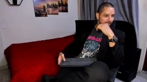 Magnus Dark independent model online show from July 27, 2026, 3:35 am