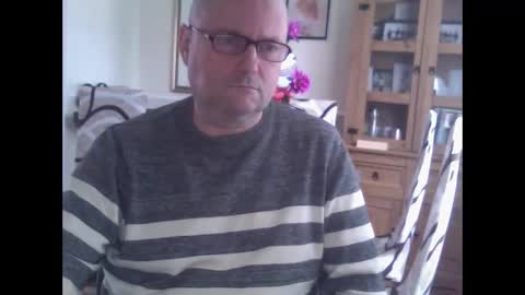 Snapshot of wobble444 chatting on May 12, 2026, 9:39 am wobble444 online show from May 12, 2026, 9:39 am